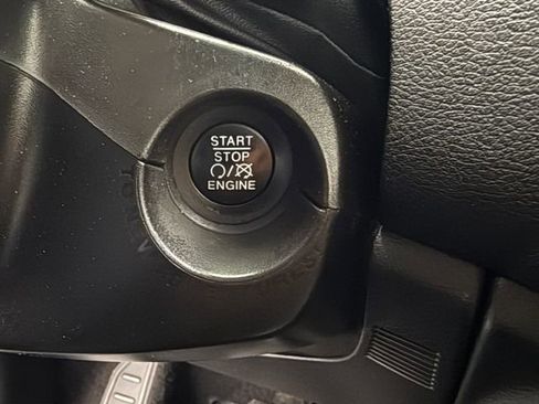 Used 2020 Jeep Renegade Latitude FWD image 15