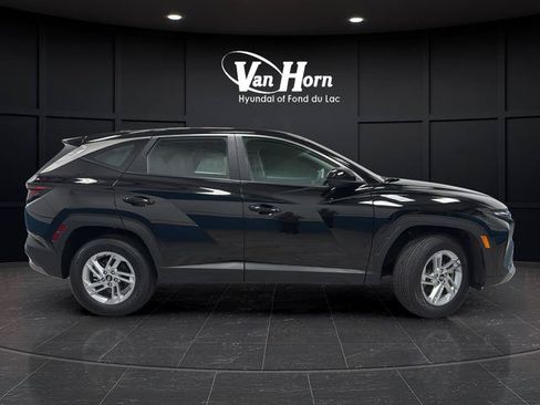 Used 2025 Hyundai Tucson SE AWD/4WD image 8