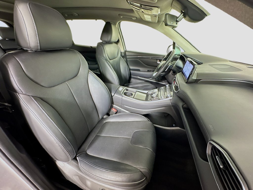 Used 2021 Hyundai Santa Fe Limited AWD/4WD image 30