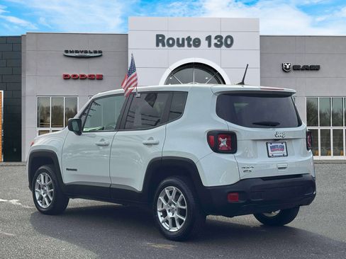 Used 2023 Jeep Renegade Latitude image 3