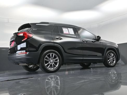 Used 2024 GMC Terrain SLT FWD image 21