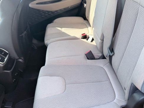 Used 2019 Hyundai Santa Fe SE AWD/4WD image 11