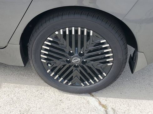 Used 2025 Nissan Leaf SV Plus FWD image 3