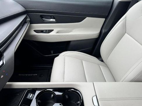 Certified 2025 Nissan Murano SV AWD/4WD image 13