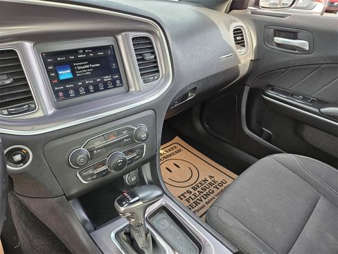 Used 2019 Dodge Charger SXT image 19