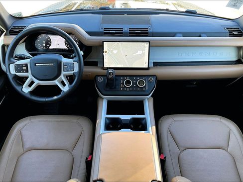 Used 2025 Land Rover Defender 110 S image 16