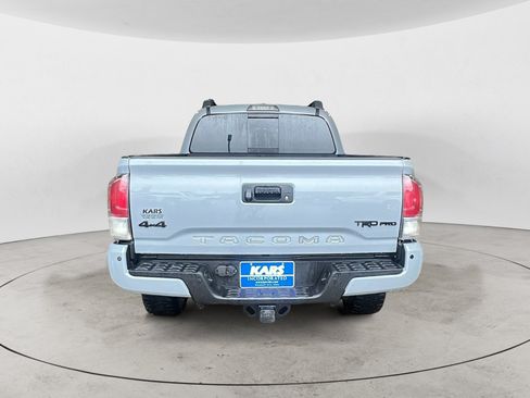 Used 2017 Toyota Tacoma TRD Pro AWD/4WD image 5