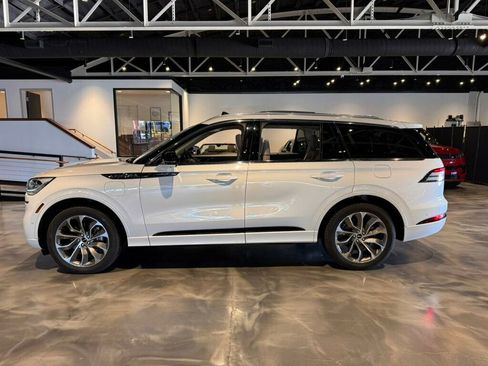 Used 2022 Lincoln Aviator Grand Touring w/ Equipment Group 301A image 2
