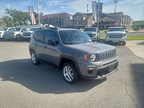 Used 2019 Jeep Renegade Sport w/ Sport Appearance Group AWD/4WD image 1