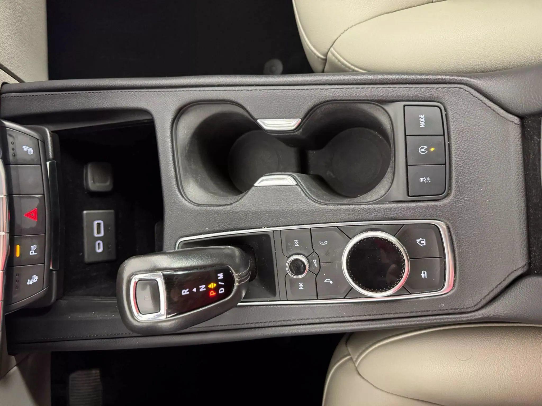 Used 2019 Cadillac XT4 Luxury w/ Cold Weather Package AWD/4WD image 24