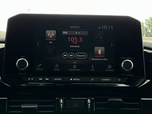 Used 2022 Nissan Pathfinder SV w/ SV Premium Package FWD image 8