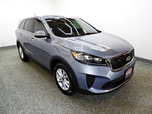 Used 2020 Kia Sorento LX FWD image 3
