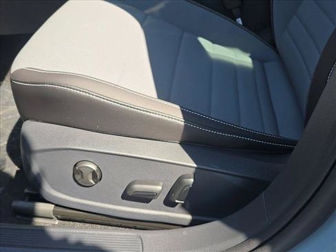 New 2026 Volkswagen Jetta SE FWD image 7