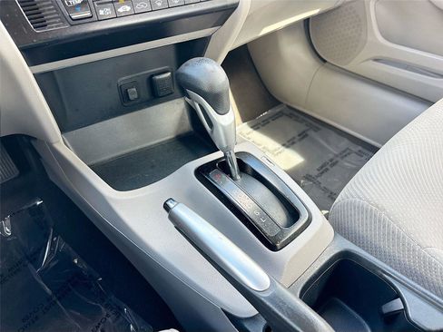 Used 2012 Honda Civic Hybrid Sedan image 15