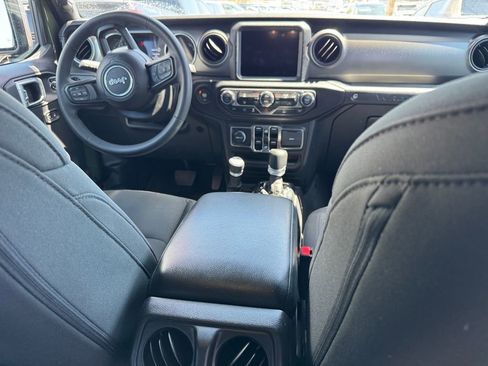 Used 2023 Jeep Wrangler Unlimited w/ 8.4" Radio Group image 20