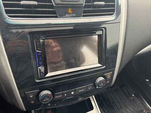 Used 2013 Nissan Altima 2.5 SL w/ Technology Pkg image 21