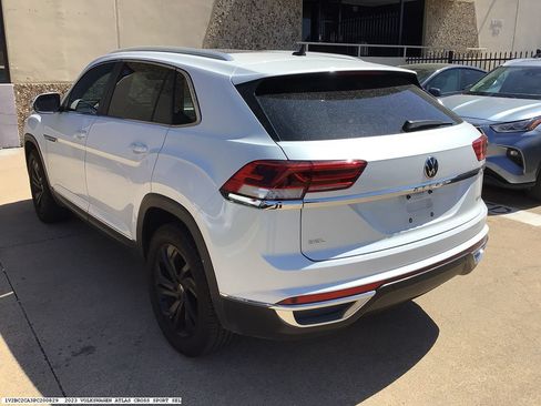 Used 2023 Volkswagen Atlas Cross Sport SEL AWD/4WD image 6