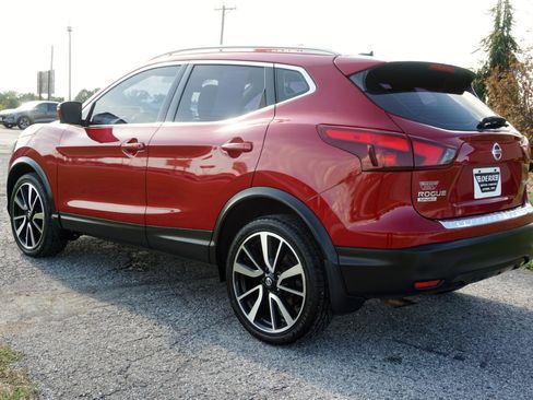 Used 2018 Nissan Rogue Sport SL w/ SL Premium Package image 18