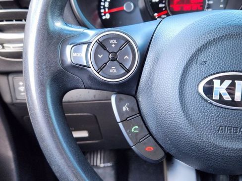 Used 2017 Kia Soul FWD image 17