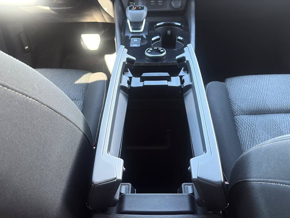 Certified 2025 Nissan Rogue SV AWD/4WD image 42