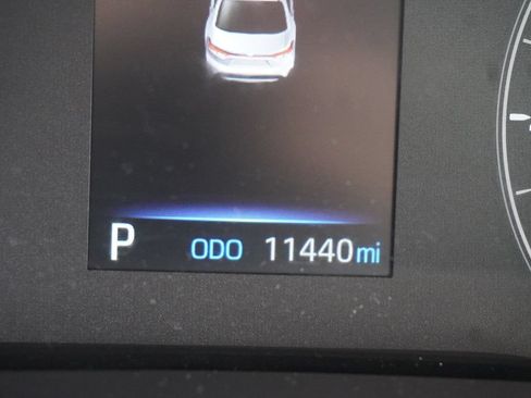Used 2023 Toyota Corolla LE w/ Carpet Mat Package (TMS) FWD image 3