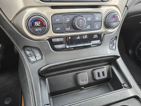 Used 2020 GMC Yukon XL Denali w/ Denali Premium Package image 21