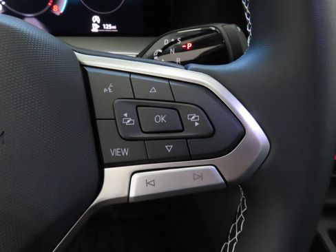Certified 2026 Volkswagen Tiguan SE FWD image 14