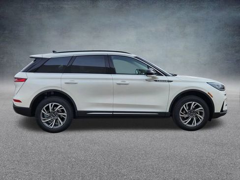 New 2026 Lincoln Corsair Premiere w/ Towing Package image 8