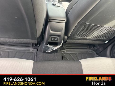 Used 2025 Hyundai Venue SEL image 32