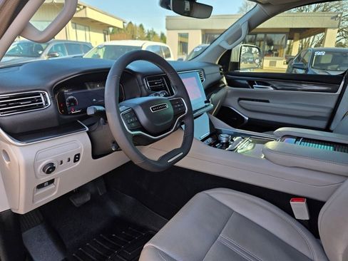 Used 2022 Jeep Wagoneer Series I image 8