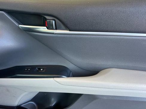 Certified 2018 Toyota Camry LE FWD image 17