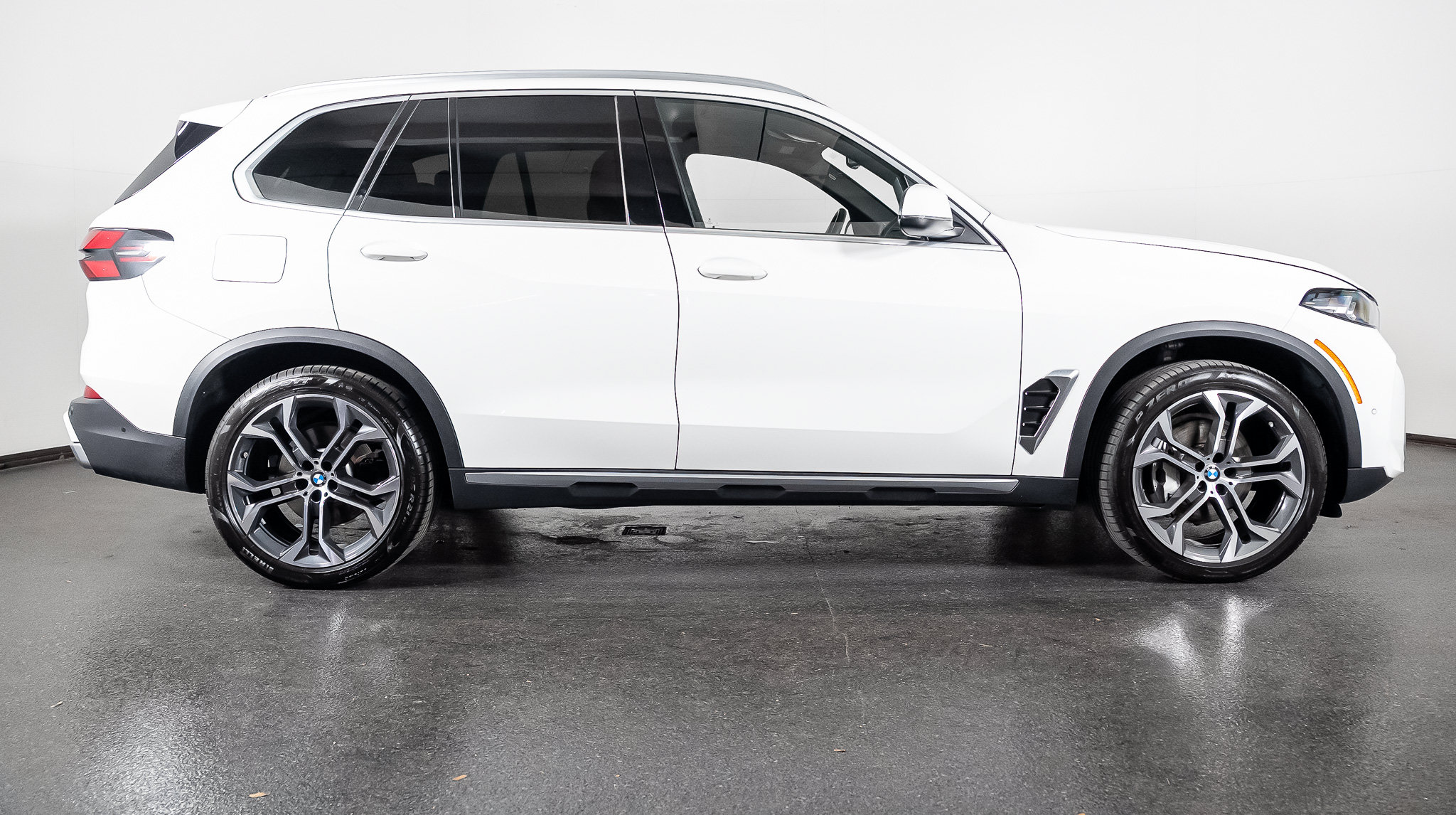 Used 2024 BMW X5 sDrive40i RWD image 31