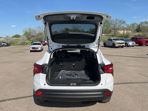New 2026 Chevrolet Trax LS w/ LS Convenience Package FWD image 28