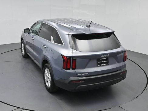 Used 2023 Kia Sorento LX FWD image 45
