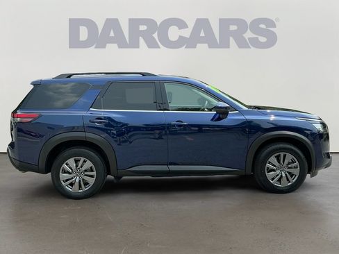 Used 2025 Nissan Pathfinder SV AWD/4WD image 8