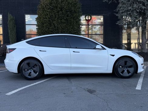 Used 2023 Tesla Model 3 Standard Range image 19