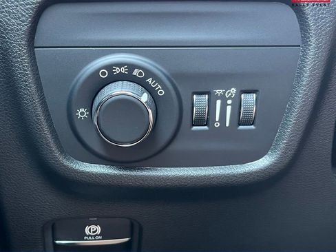 New 2025 Jeep Grand Cherokee L Laredo w/ Trailer Tow Package image 19