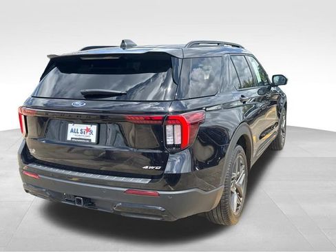 Used 2025 Ford Explorer ST-Line w/ ST-Line Street Pack image 11