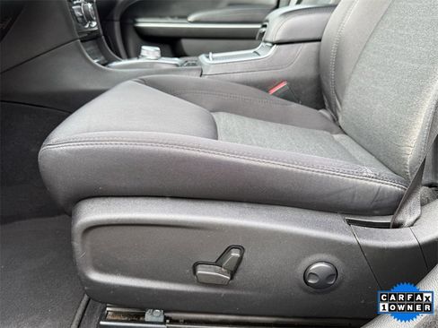 Used 2022 Chrysler 300 Touring image 13