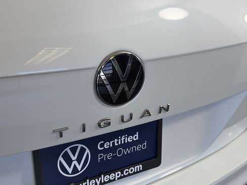 Used 2023 Volkswagen Tiguan SE R-Line FWD image 16