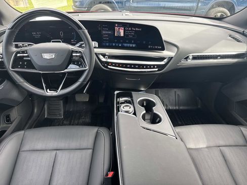Certified 2025 Cadillac Lyriq Luxury w/ LPO, Floor Liner Package AWD/4WD image 15