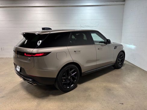 Used 2023 Land Rover Range Rover Sport SE image 6