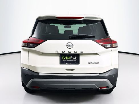 Used 2023 Nissan Rogue SV image 7