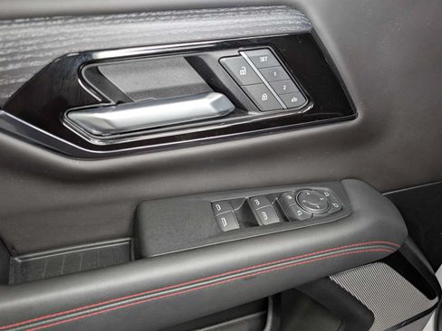 Certified 2025 GMC Yukon AT4 Ultimate AWD/4WD image 43
