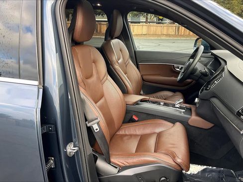 Used 2022 Volvo XC90 T8 Inscription w/ Advanced Package image 10