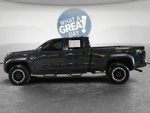 Used 2024 Toyota Tacoma TRD Off-Road image 7