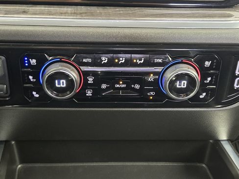 Used 2024 Chevrolet Silverado 1500 LTZ AWD/4WD image 19