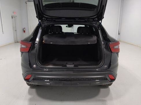 Used 2025 Chevrolet Trax RS w/ Driver Confidence Package FWD image 29