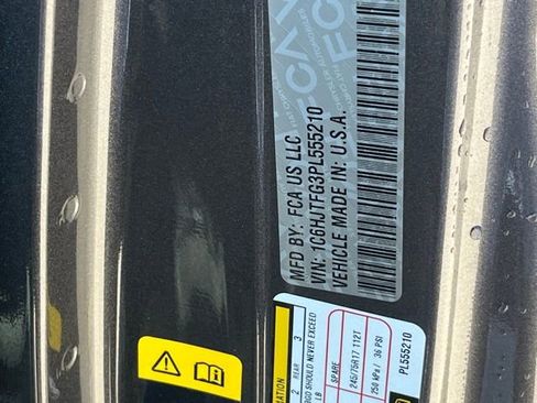 Certified 2023 Jeep Gladiator Overland w/ LED Lighting Group image 33