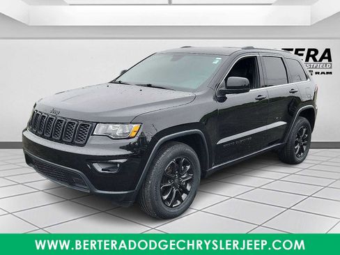 Certified 2021 Jeep Grand Cherokee Laredo X image 3